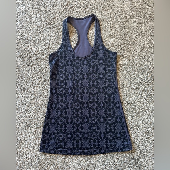 Lululemon Tank - Picture 1 of 4